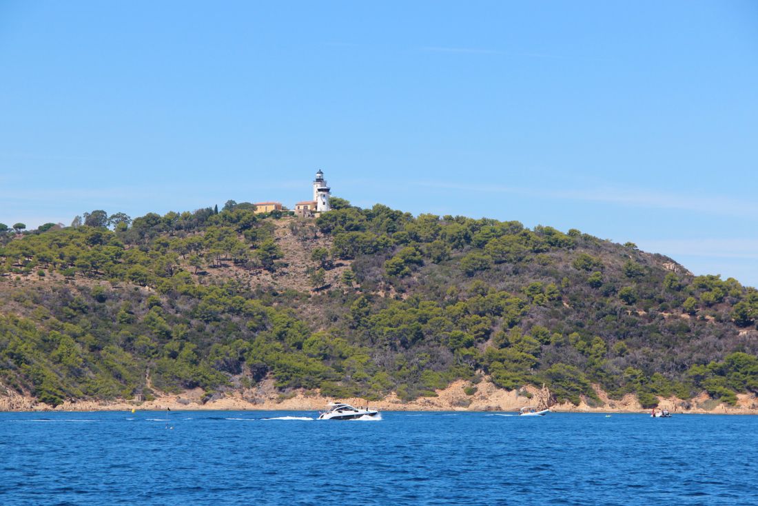 Le phare de Cap Camarat vue de la mer